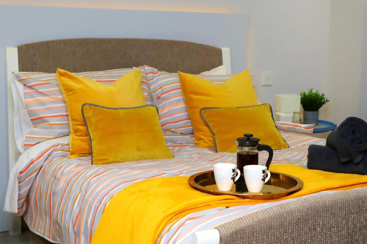 Trendy Urban Industrial Apartment - Great Location - Parking - Fast Wifi - Smart Tv - Beautiful 2 Double Bedroom Apartment Sleeps Up To 4! Bournemouth Esterno foto