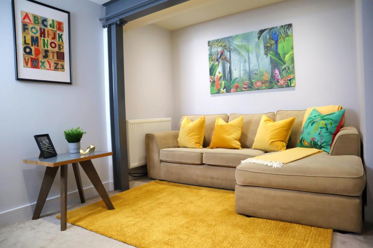 Trendy Urban Industrial Apartment - Great Location - Parking - Fast Wifi - Smart Tv - Beautiful 2 Double Bedroom Apartment Sleeps Up To 4! Bournemouth Esterno foto